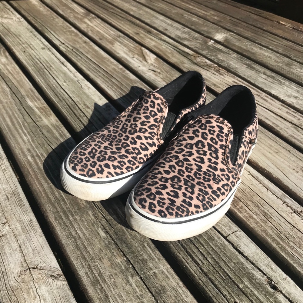 Vans off the wall slip ons cheetah print